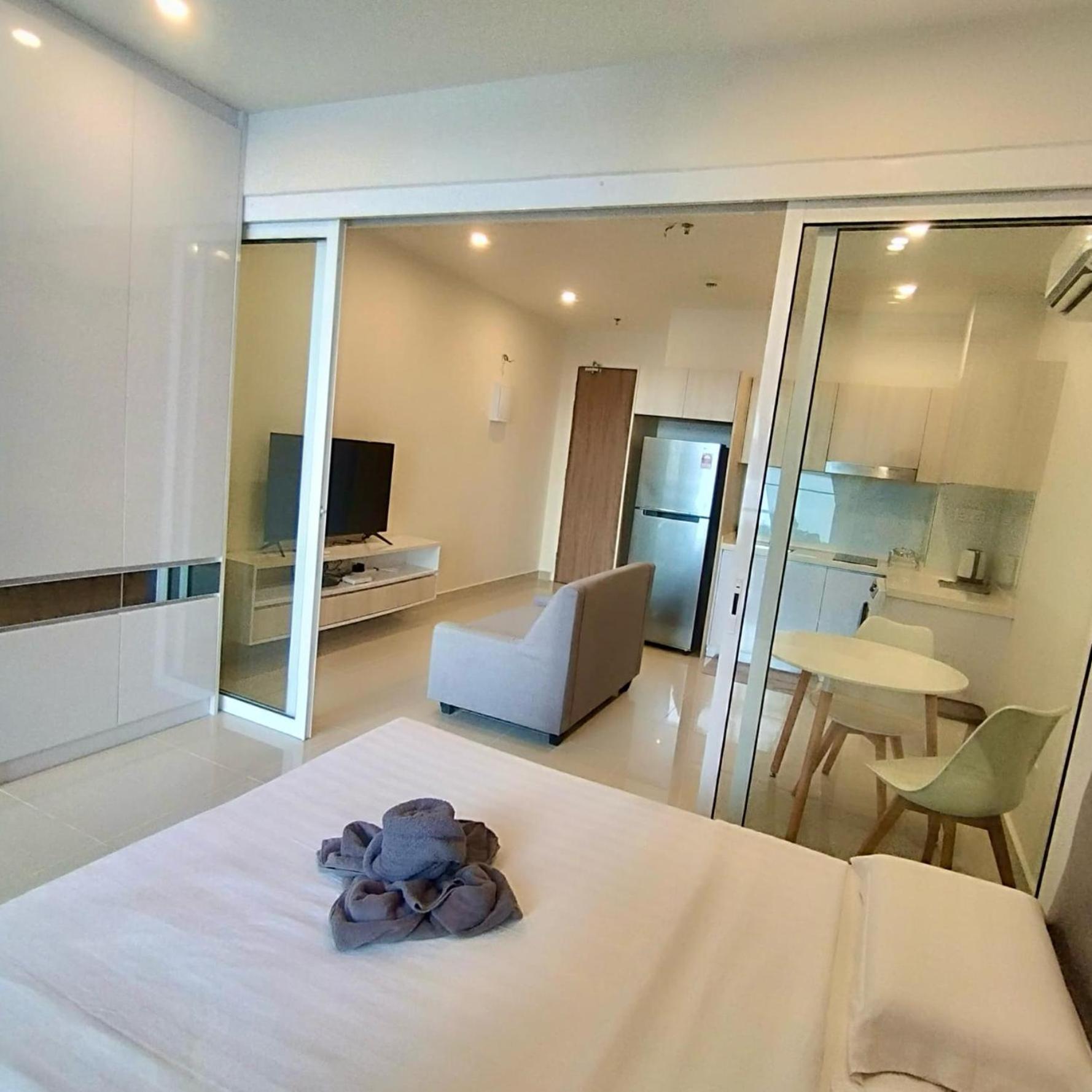 Covesign Suite, The Shore Кота Кинабалу Екстериор снимка